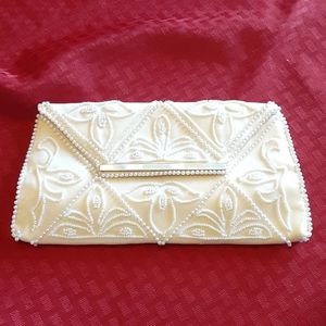 Pearl classic clutch purse